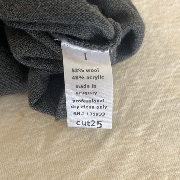 Short-sleeved Sweater Dress Size Large - Picture 2 of 6